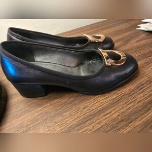 Salvatore Ferragamo Gancini size 9 black calf pump block heel gold hardware